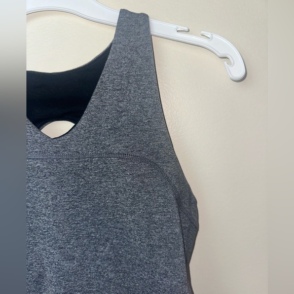 Lululemon Size 4/6 - Picture 2 of 5